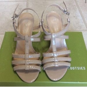 Mootsies Tootsies nude color strappy sandals size 6